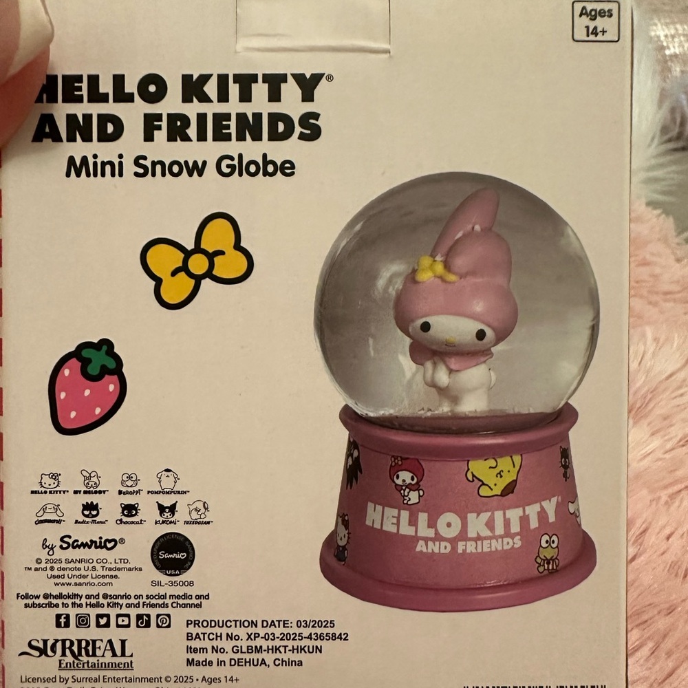 Hello Kitty Mini Snow Globe